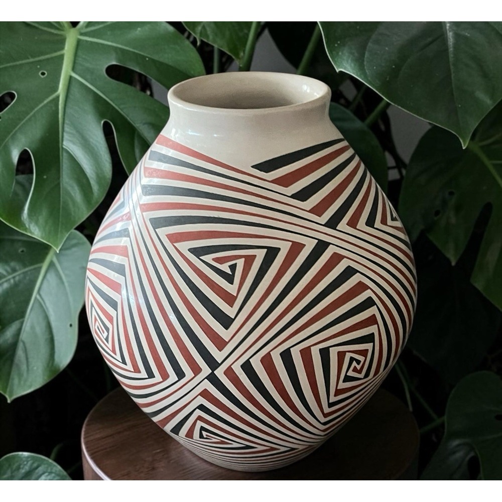 Mata Ortiz Pottery Rodrigo Perez Contemporary Geometric Vase Fine Art Mexico Jar